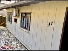 Casa no Bairro Velha em Blumenau com 3 Dormitórios (1 suíte) e 168 m²