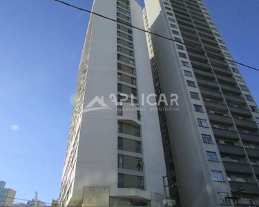 Apartamento á venda, no Edifício Santos Andrade - Curitiba-PR