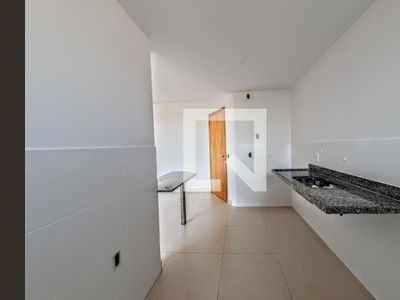 APARTAMENTO no 2º andar com 3 dormitórios e 3 garagens