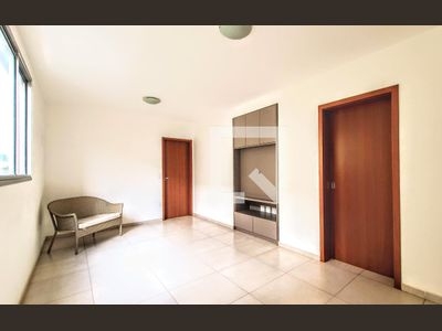 APARTAMENTO no 4º andar com 3 dormitórios e 2 garagens