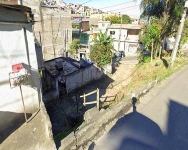 Casa residencial para Venda em ótima localização no Jardim Zaira em Mauá. Possui 04 Casas