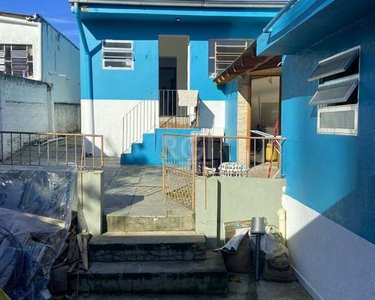 ![CDATA[Casa para Venda - 134.06m², 3 dormitórios, 5 vagas - Vila Nova]]