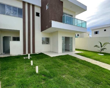 Maravilhosa Casa Duplex com 2 suítes, Amplo Quintal, Imóvel de Esquina e Fino Acabamento n