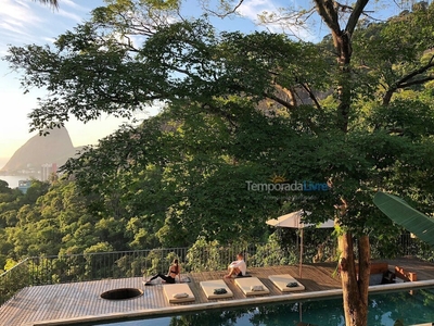 Vivenda particular com vista para o Pão de Açúcar em Santa Teresa