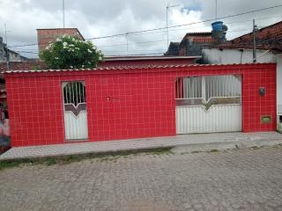 Excelente Casa a Venda no bairro da Graca em Valenca-Ba.