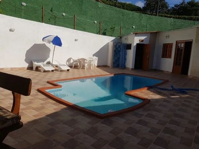 Linda casa com piscina, vista para as montanhas, 3 quartos + 1 suíte externa