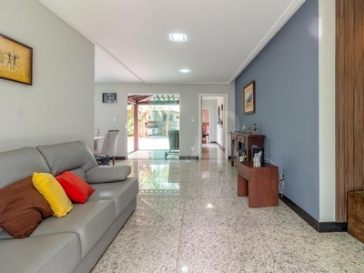 Casa à venda, 3 quartos, 1 suíte, 4 vagas, Liberdade - Belo Horizonte/MG
