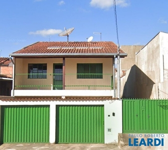 CASA ASSOBRADADA - JARDIM ESPERANÇA - MG