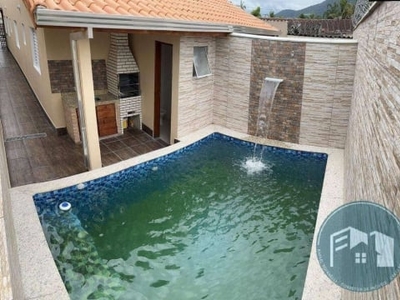 Casa com piscina e 3 dormitórios, em Itanhaém