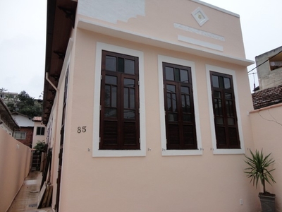 Casa comercial com 295m² para aluguel em São Domingos - Niterói - RJ