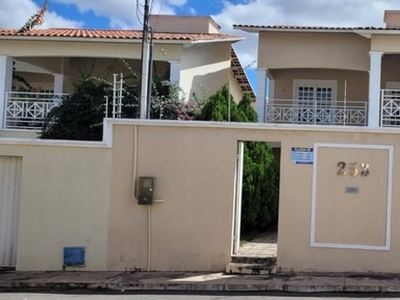 Casa Duplex para Locação em Juazeiro do Norte, LIMOEIRO, 4 dormitórios, 3 suítes, 4 banhei
