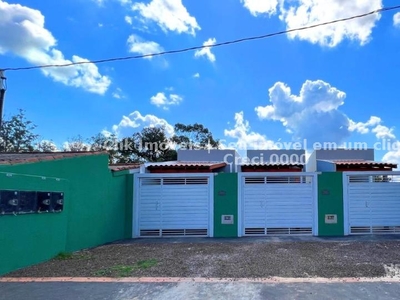 Casa Térrea com 2 Quartos à Venda por R$ 175.000