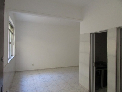 Kitnet/conjugado para aluguel com 35 metros quadrados na Tijuca.