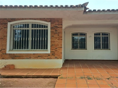 RP4- Excelente casa térrea para locação no Bairro Jardim Paraíso com 3 quartos, 3 vagas de