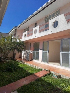 Sobrado com 3 dormitórios para alugar por R$ 2.960,00/mês - Bacacheri - Curitiba/PR