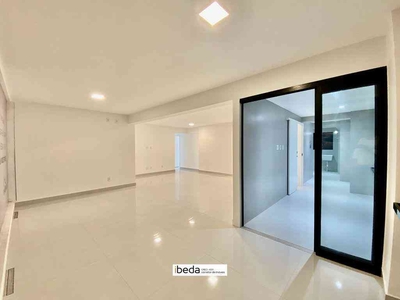 Apartamento com 4 quartos à venda no bairro Capim Macio, 156m²