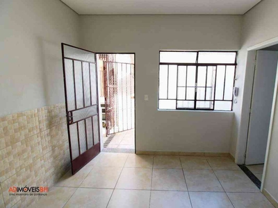 Casa com 1 quarto para alugar no bairro Cachoeirinha, 40m²