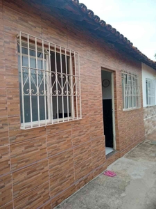 Casa com 2 quartos à venda no bairro Letícia, 52m²