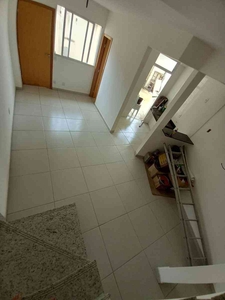 Casa com 2 quartos à venda no bairro Parque Xangri-lá, 142m²