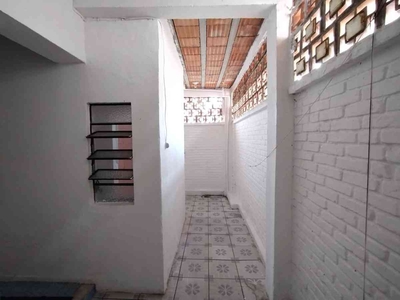 Casa com 2 quartos para alugar no bairro Cachoeirinha, 60m²