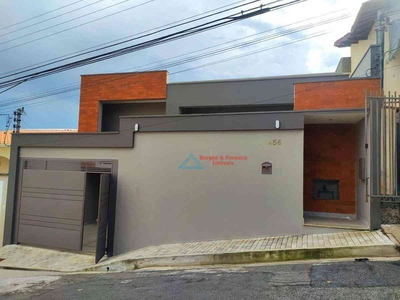 Casa com 3 quartos à venda no bairro Bom Pastor, 256m²