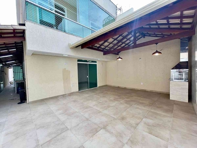 Casa com 3 quartos à venda no bairro Cabral, 180m²
