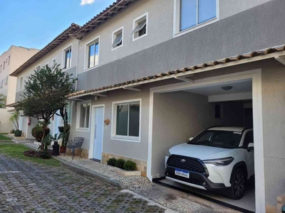 Casa com 3 quartos à venda no bairro Castelo, 81m²