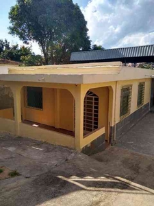 Casa com 3 quartos à venda no bairro Céu Azul, 360m²