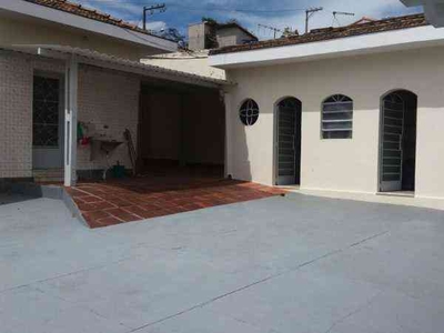 Casa com 3 quartos à venda no bairro Colégio Batista, 200m²