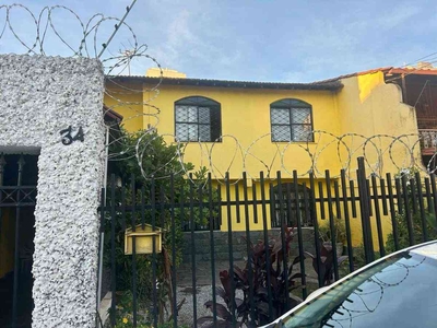 Casa com 3 quartos à venda no bairro Conjunto Celso Machado, 147m²