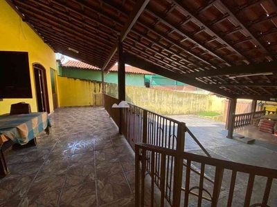 Casa com 3 quartos à venda no bairro Conjunto Minascaixa, 360m²