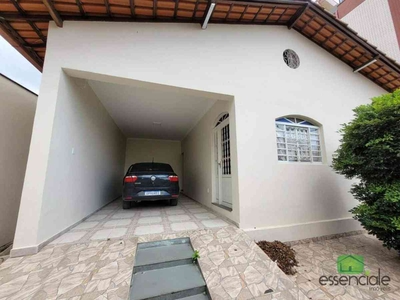 Casa com 3 quartos à venda no bairro Eldorado, 360m²