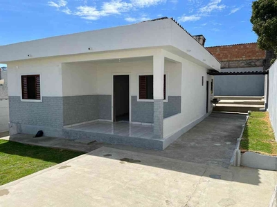 Casa com 3 quartos à venda no bairro Jardim Brasília, 360m²