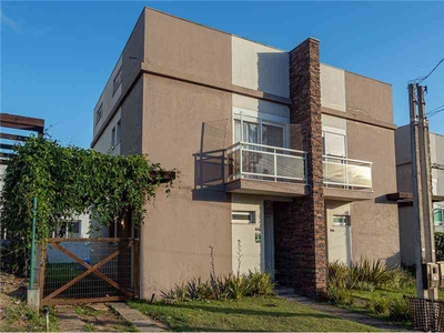 Casa com 3 quartos à venda no bairro Lomba do Pinheiro, 99m²
