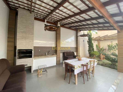 Casa com 3 quartos à venda no bairro Novo Horizonte, 360m²