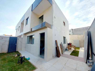Casa com 3 quartos à venda no bairro Santa Amélia, 89m²