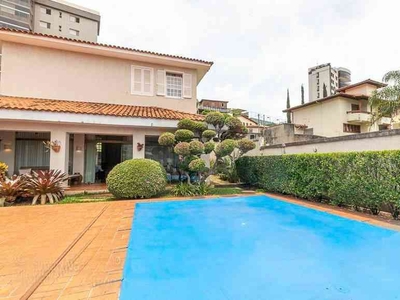 Casa com 3 quartos à venda no bairro Santa Lúcia, 570m²