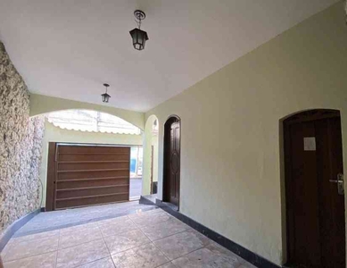 Casa com 3 quartos à venda no bairro Todos Os Santos, 250m²