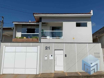 Casa com 3 quartos à venda no bairro Vila Andere I, 235m²