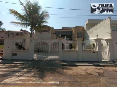 Casa com 4 quartos à venda no bairro Campos Elíseos, 360m²