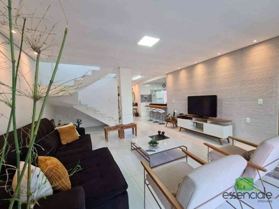 Casa com 4 quartos à venda no bairro Central Parque, 360m²