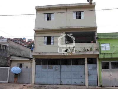 Casa com 4 quartos à venda no bairro Chácara Santana, 140m²
