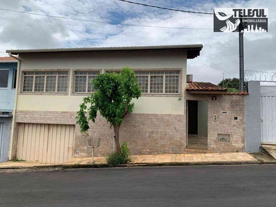 Casa com 4 quartos à venda no bairro Jardim Andere, 285m²