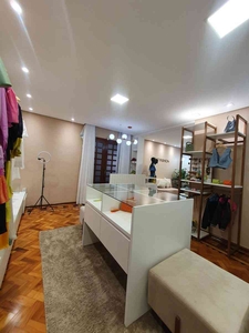 Casa com 4 quartos à venda no bairro Lagoinha, 280m²