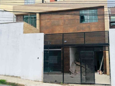 Casa com 4 quartos à venda no bairro Padre Eustáquio, 400m²