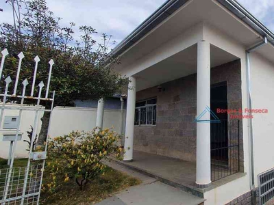 Casa com 5 quartos à venda no bairro Bom Pastor, 275m²