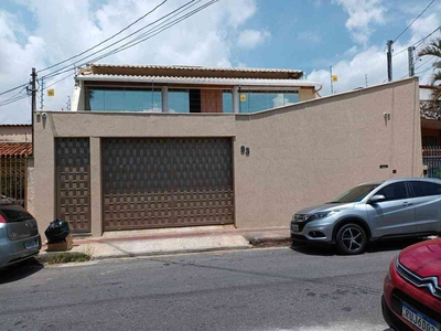 Casa com 6 quartos à venda no bairro Caiçaras, 420m²