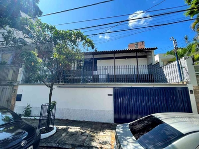 Casa com 8 quartos para alugar no bairro Santo Antônio, 300m²