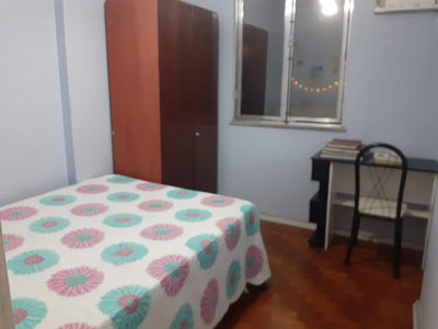 Quarto aconchegante no coração de Copacabana