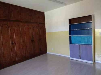 Casa com 3 quartos à venda no bairro Ouro Preto, 360m²